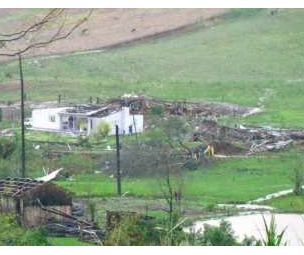 Casa destruida pelo tornado em Guaraciaba